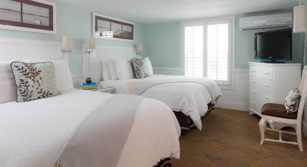 Vineyard Square Hotel And Suites Edgartown Exterior photo