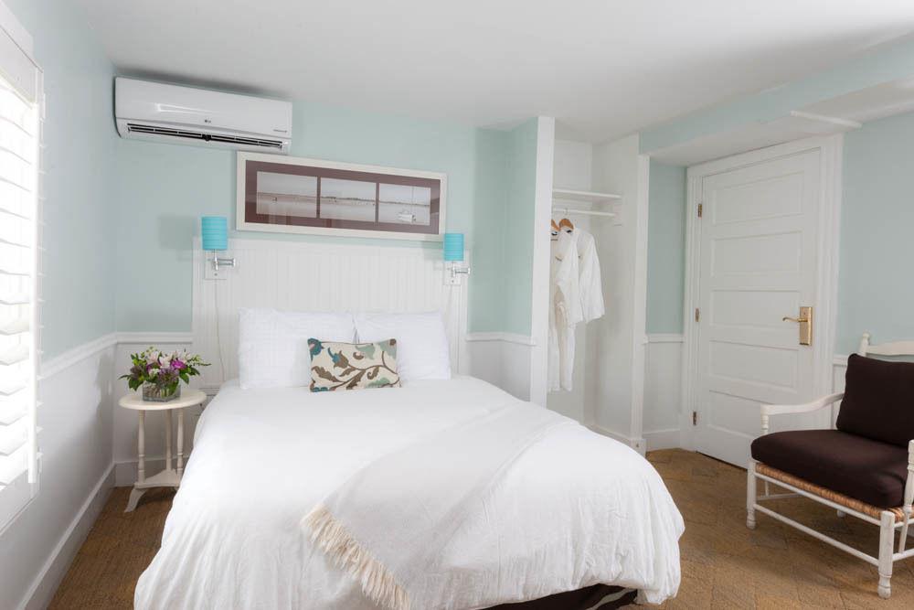 Vineyard Square Hotel And Suites Edgartown Exterior photo