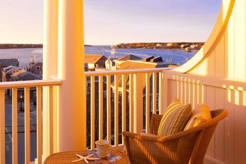 Vineyard Square Hotel And Suites Edgartown Room photo